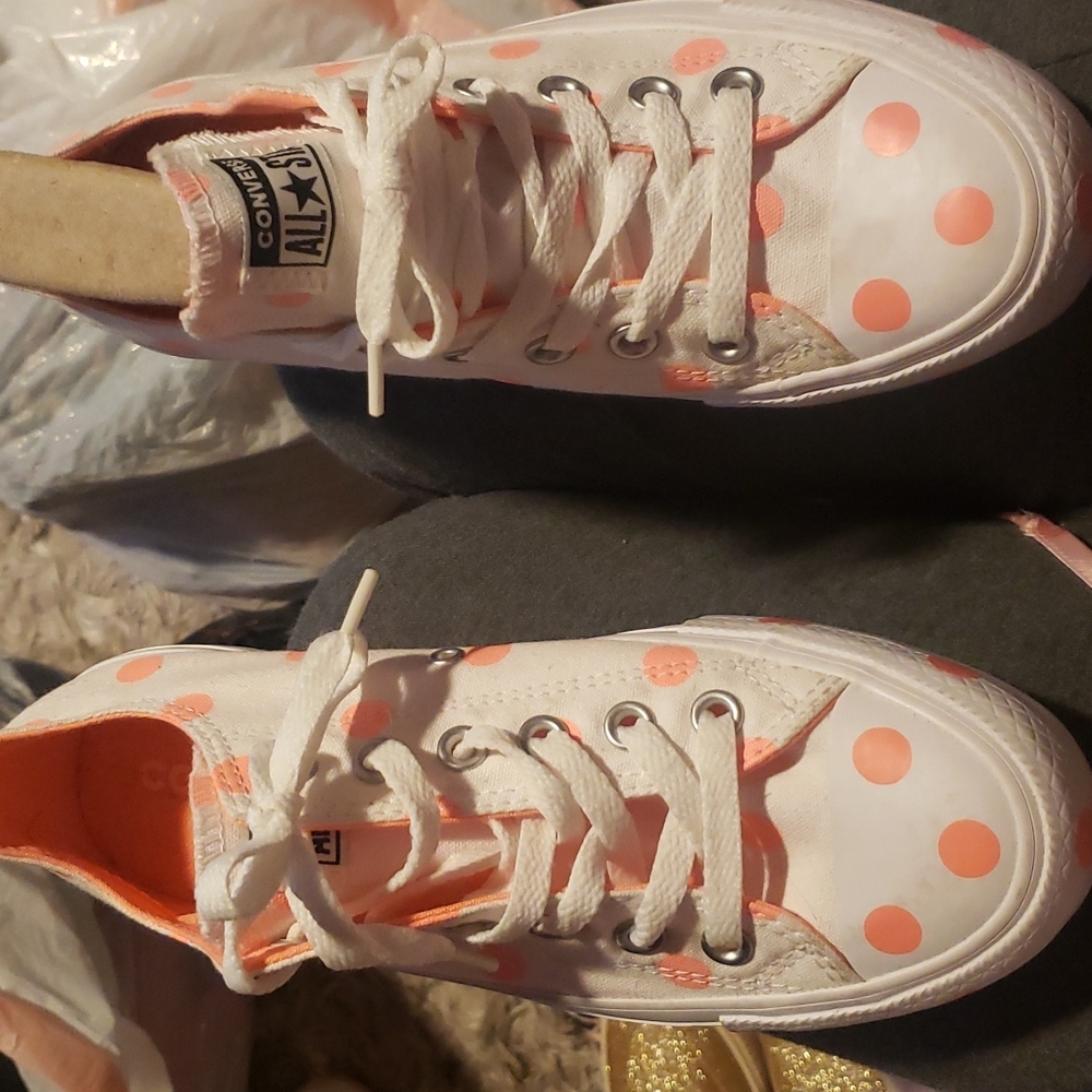 NWOB CONVERSE POLKA DOT SNEAKERS